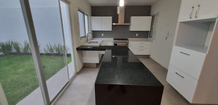 Casa en VENTA 📍 MONTERRA Oriente