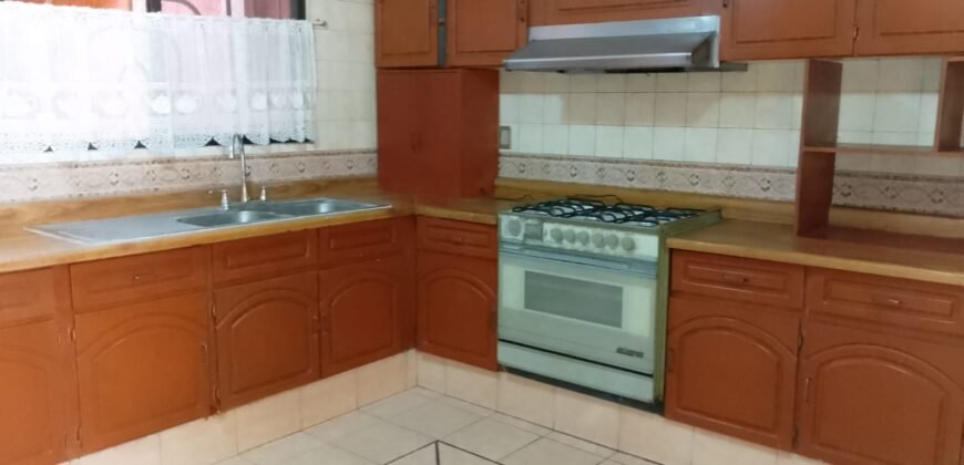 Renta de Casa 📍 Col. Jacarandas