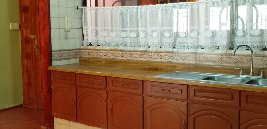 Renta de Casa 📍 Col. Jacarandas