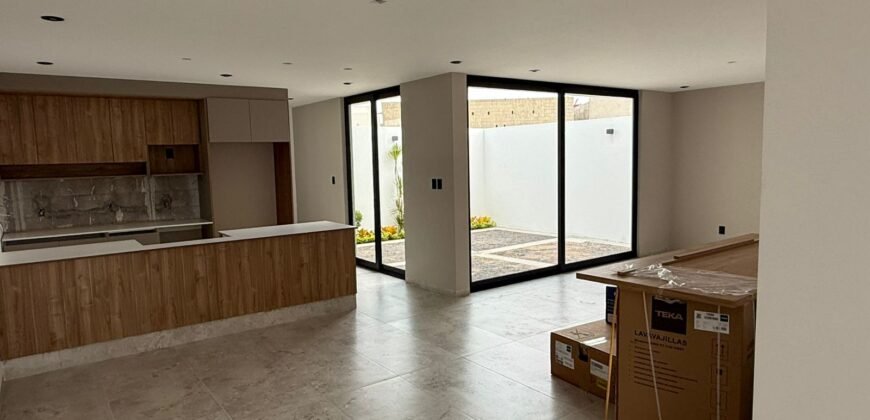 Casa en Venta 📍 Privadas Parque Real